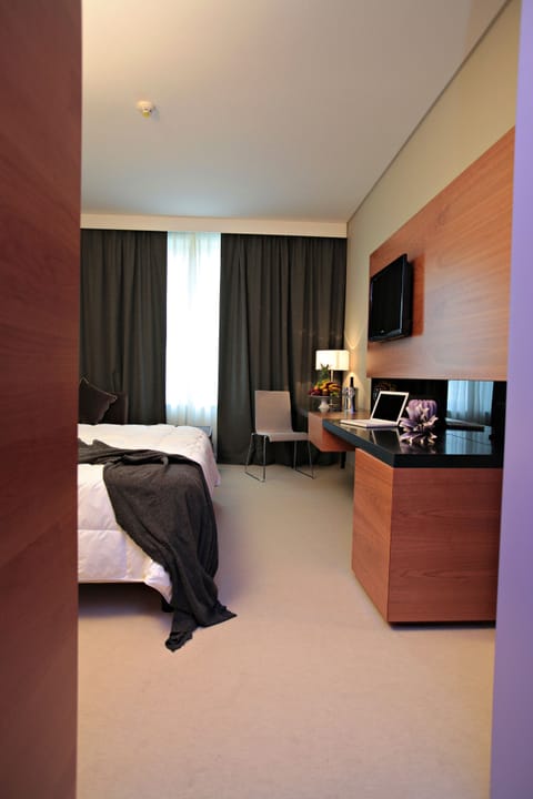 Triple Room | Premium bedding, down comforters, minibar, in-room safe