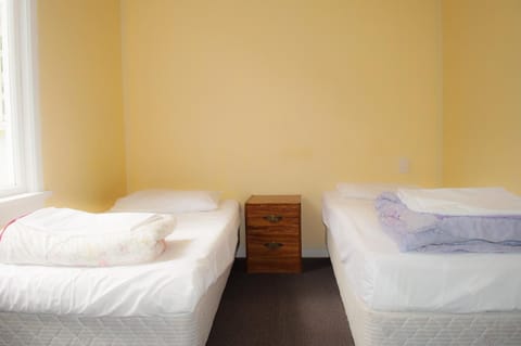 Twin Room | Iron/ironing board, free WiFi