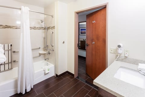 Standard Room, 2 Queen Beds, Accessible (Comm, Mobil, Access Tub) | Bathroom | Hair dryer, towels