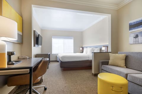 Premium bedding, in-room safe, desk, laptop workspace