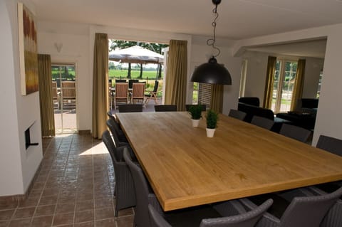 Villa (Wilgenhaege 14 personen) | In-room dining