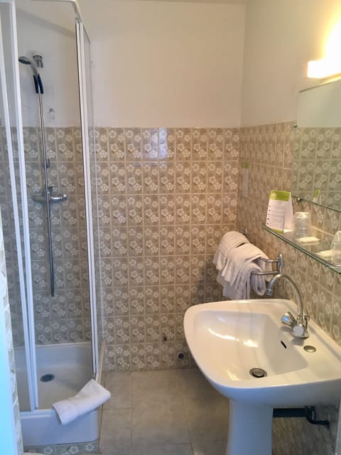 Double Room (Entresol)  | Bathroom | Hair dryer, towels, soap, shampoo