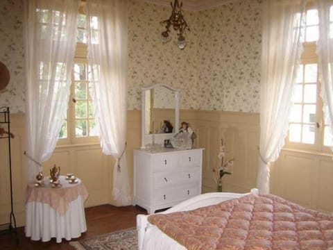 Double Room (Aurore) | Individually decorated, individually furnished, soundproofing