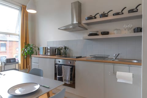 Premium Studio, Private Bathroom (Flat4 Fulwood Heights) | Shared kitchen