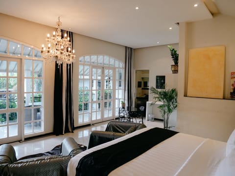 Casa Artista Pool View Suite | In-room safe, free WiFi, bed sheets