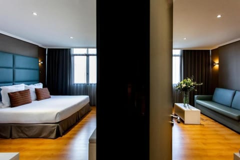 Junior Suite, 1 King Bed with Sofa bed | Free minibar, in-room safe, desk, laptop workspace