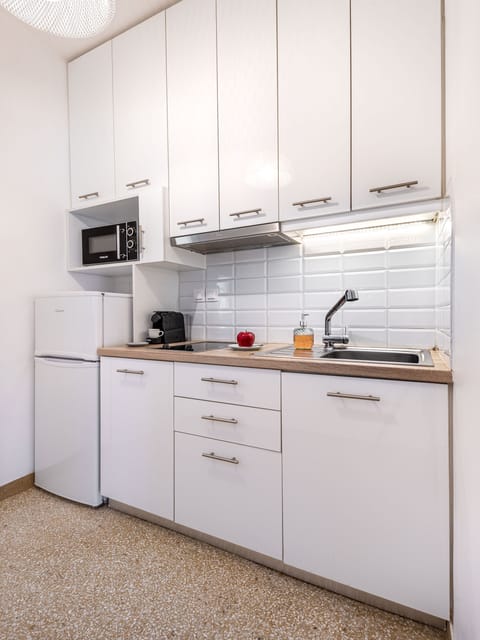 Apartment, 1 Bedroom | Private kitchen | Fridge, oven, stovetop, espresso maker