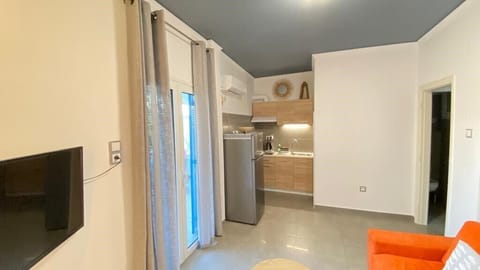 Apartment, 1 Bedroom | Private kitchen | Fridge, oven, stovetop, espresso maker