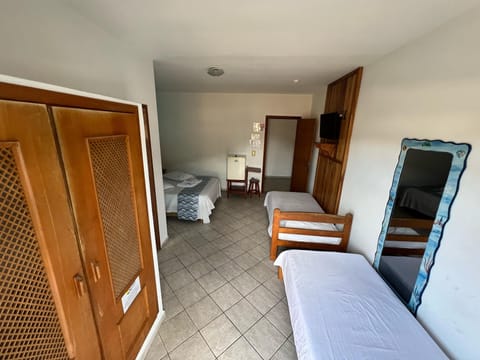 Suíte Luxo Quadruplo | Desk, free WiFi, bed sheets