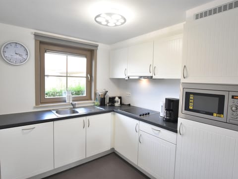 House | Private kitchen | Microwave, stovetop, highchair