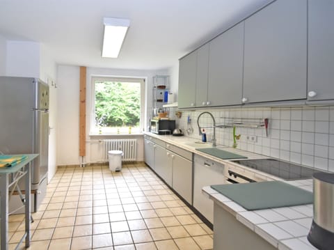 House | Private kitchen | Stovetop, highchair