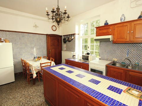 House | Private kitchen | Highchair