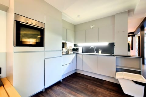 House | Private kitchen | Highchair, cookware/dishes/utensils