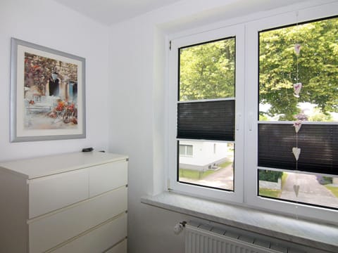 Apartment | 1 bedroom, individually furnished, bed sheets