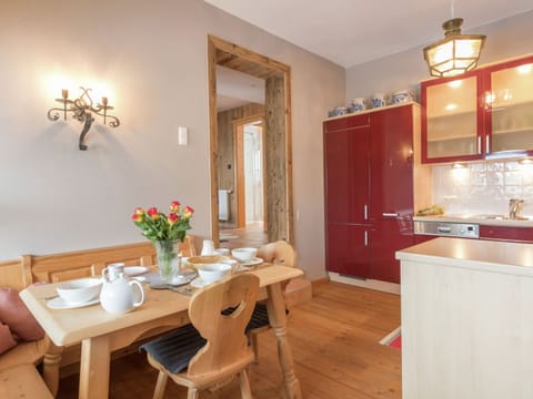 Chalet | Private kitchen | Highchair