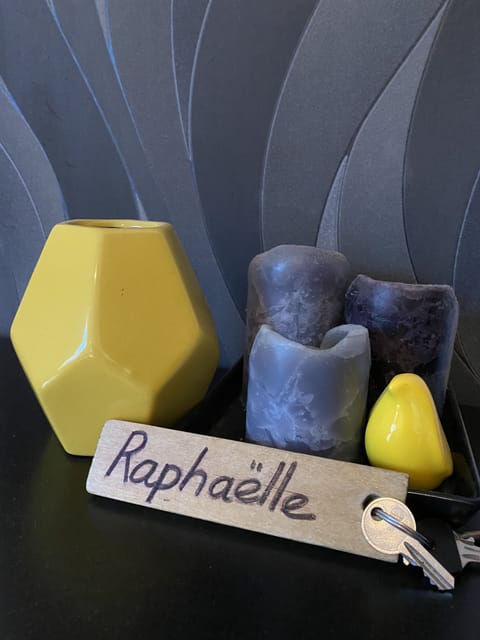 Double Room | Individually decorated, individually furnished, blackout drapes