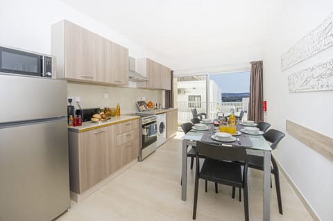 Apartment, 2 Bedrooms (1) | Private kitchen | Full-size fridge, microwave, oven, stovetop