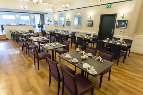 Daily full breakfast (EUR 12.50 per person)