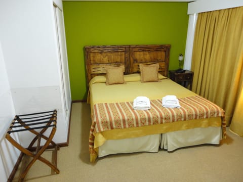 Single Room | In-room safe, desk, free cribs/infant beds, free WiFi