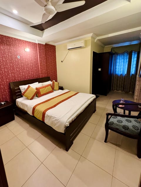 Standard Double Room | Premium bedding, down comforters, soundproofing, free WiFi