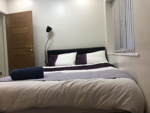 Deluxe Room, 1 Double Bed, Non Smoking | Individually decorated, individually furnished, iron/ironing board