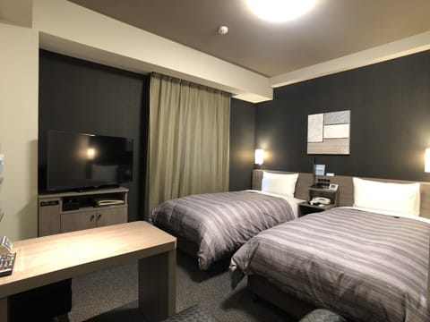 Grand Annex Twin Room, Non Smoking | Desk, free WiFi, bed sheets