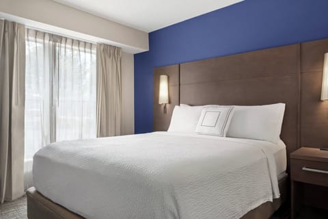 Suite, 1 Bedroom | Premium bedding, in-room safe, desk, iron/ironing board