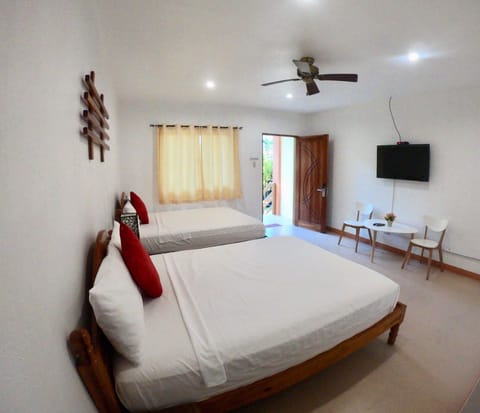 Double Room, Balcony | Desk, soundproofing, free WiFi, bed sheets