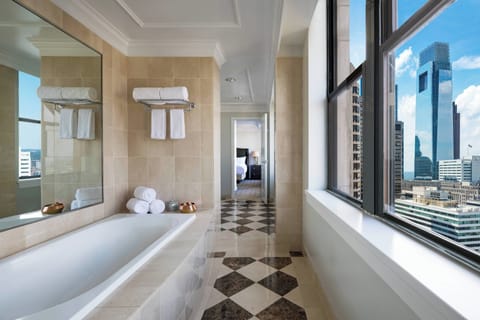 Club Suite, 1 Double Bed (Ritz-Carlton,Club Level) | Bathroom | Separate tub and shower, designer toiletries, hair dryer, bathrobes