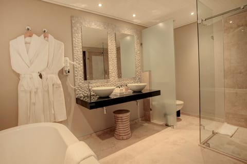 Luxury Suite, Multiple Beds, Balcony, Ocean View | Bathroom | Designer toiletries, hair dryer, bathrobes, slippers