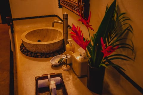 Superior Suite, 1 King Bed, Ocean View, Poolside | Bathroom | Shower, designer toiletries, hair dryer, bathrobes