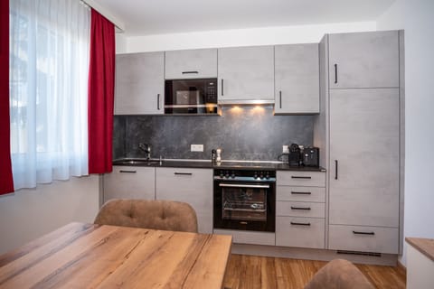 Superior Apartment, 2 Bedrooms (Nr. 3, incl. Cleaning Fee) | Private kitchen | Fridge, microwave, stovetop, espresso maker