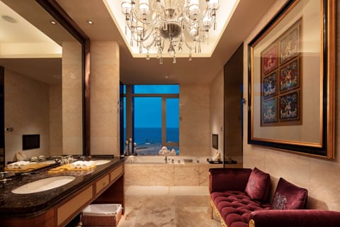 Presidential Suite | Bathroom | Separate tub and shower, deep soaking tub, designer toiletries