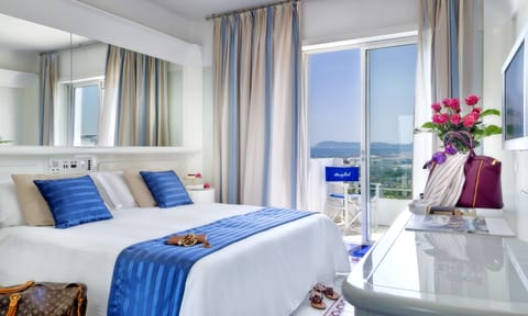 Deluxe Double or Twin Room, 1 Bedroom, Sea View | Premium bedding, minibar, in-room safe, desk