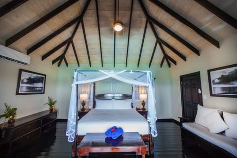 Cottage (Sunset, Plunge Pool) | Egyptian cotton sheets, down comforters, pillowtop beds, minibar