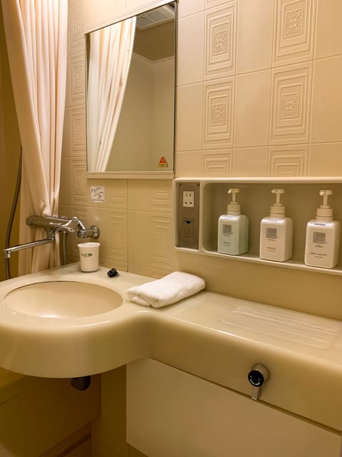 Comfort Twin Room, Private Bathroom | Bathroom sink