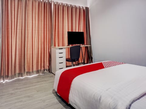 Deluxe Double Room | Desk, free WiFi, bed sheets