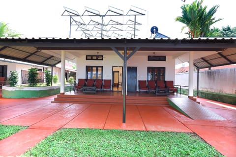 Lakefacing Family Cottage | Balcony view