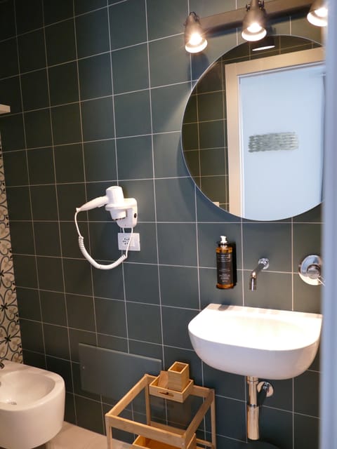 Superior Double or Twin Room (Maestrale) | Bathroom | Shower, free toiletries, hair dryer, towels