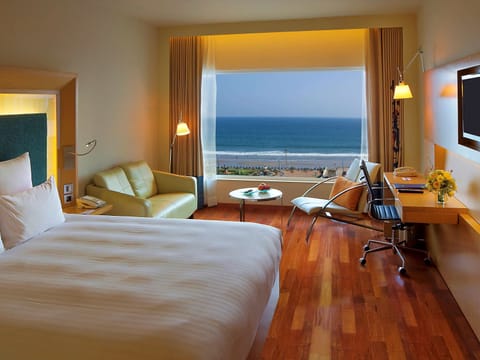 Superior Room, 1 King Bed, Ocean View | Premium bedding, down comforters, minibar, in-room safe