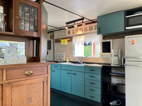 Mobile Home, 2 Bedrooms, Patio, Garden View | Private kitchen