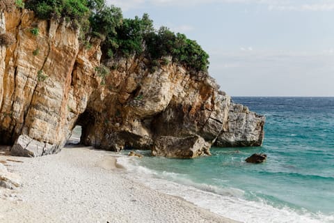 Beach nearby, 5 beach bars