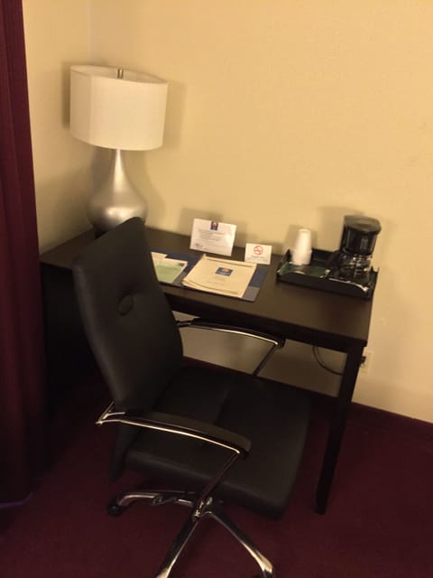 Standard Room, 2 Queen Beds, Non Smoking | In-room business center