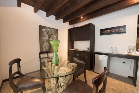 Grand Room | In-room dining