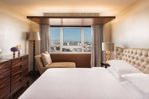 Presidential Suite, 1 King Bed, Non Smoking, View | Premium bedding, minibar, in-room safe, desk