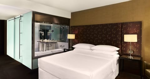 Deluxe Room, 1 Queen Bed, Pool Access | Premium bedding, minibar, in-room safe, desk