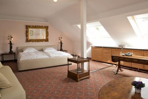 Hypo-allergenic bedding, desk, blackout drapes, soundproofing