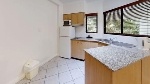 Standard Apartment, 1 Bedroom | Private kitchen | Fridge, coffee/tea maker, electric kettle, cookware/dishes/utensils