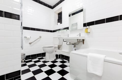 Standard Double Room | Bathroom | Combined shower/tub, hair dryer, towels