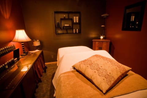 Sauna, body treatments, aromatherapy, body scrubs, facials